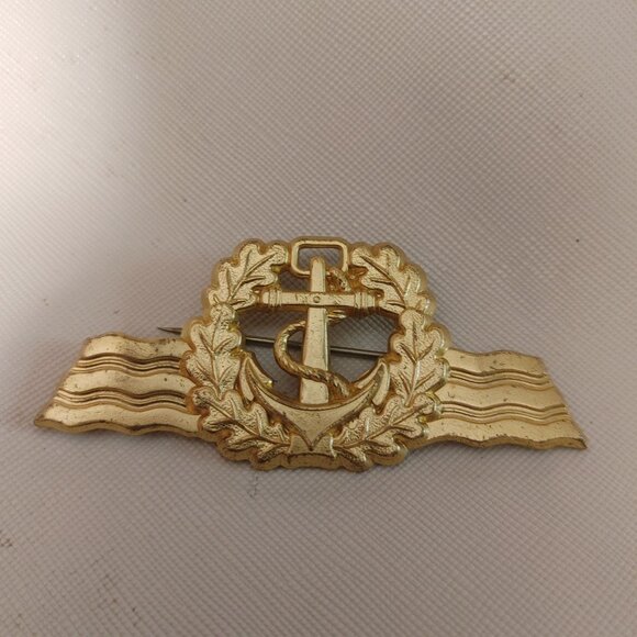 Vintage German Navy Gold Tone Metal Anchor Laurel Wreath Insignia Pin Badge - Picture 6 of 7
